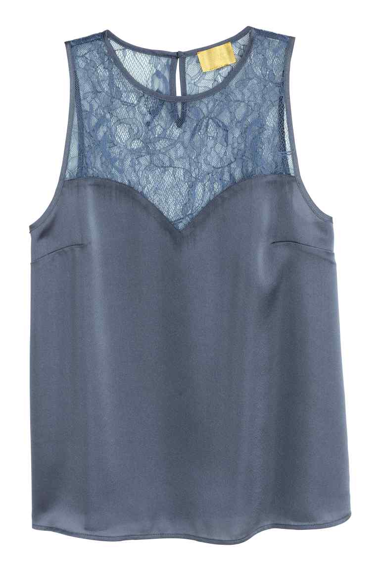 Sleeveless top with lace